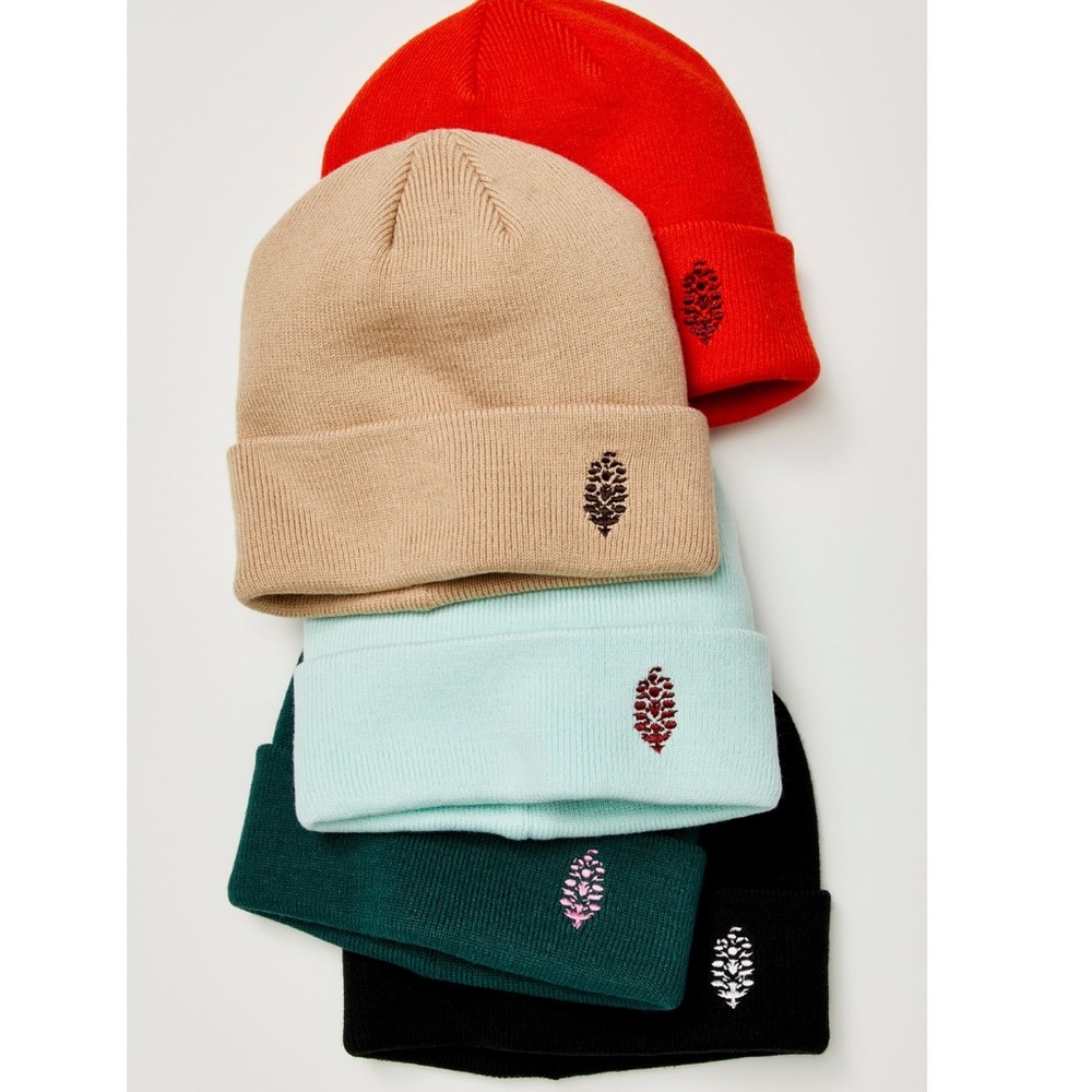 4055. Free People Lil Buti Beanie